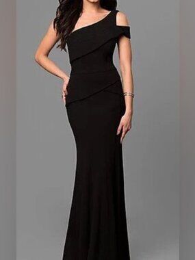 Cachet Black One-Shoulder Evening Gown